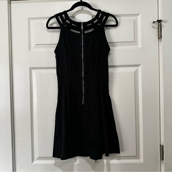Black Halter Mini Sundress‎ for Cocktail Events - Picture 2 of 3